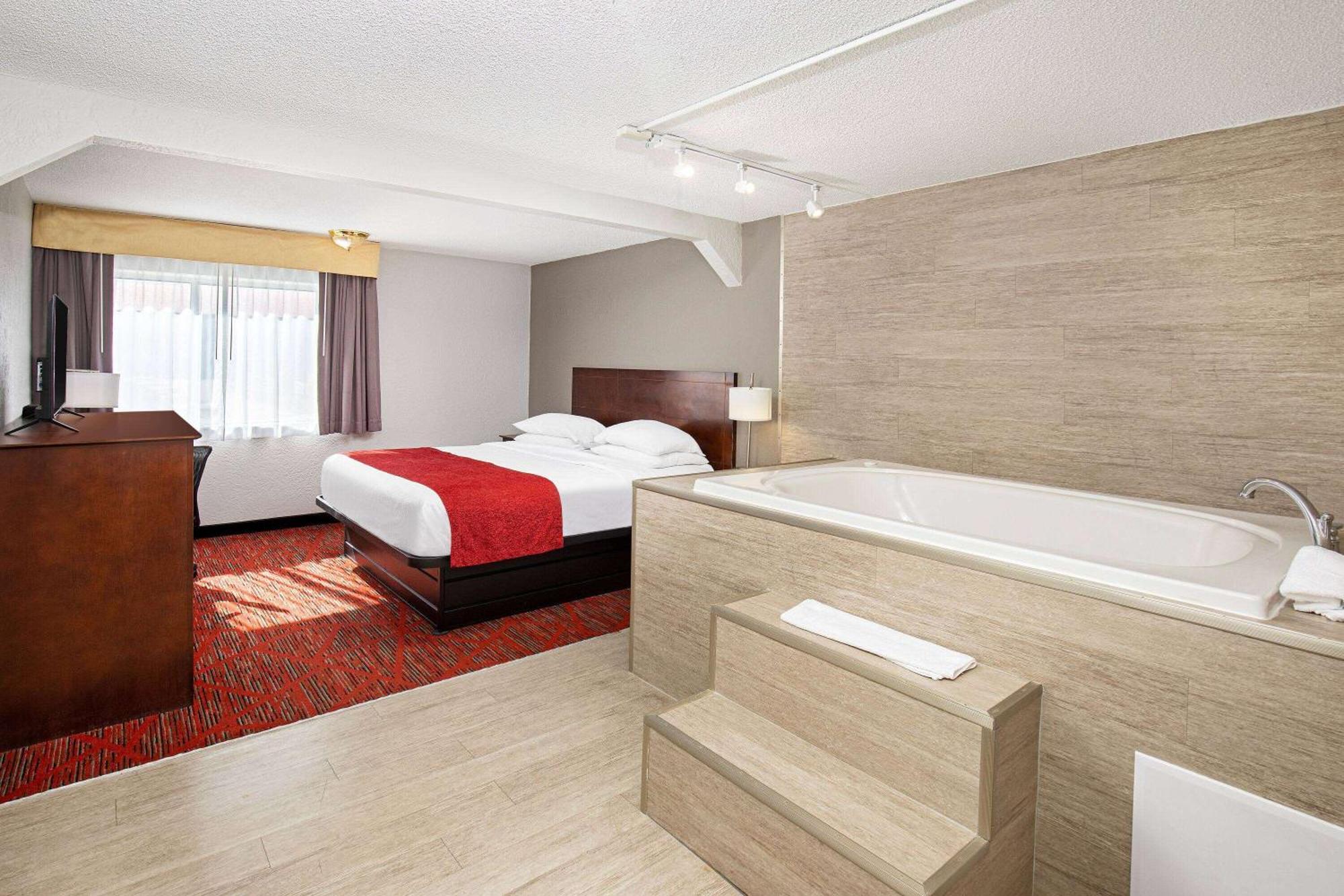 Ramada By Wyndham Bowling Green Exterior foto